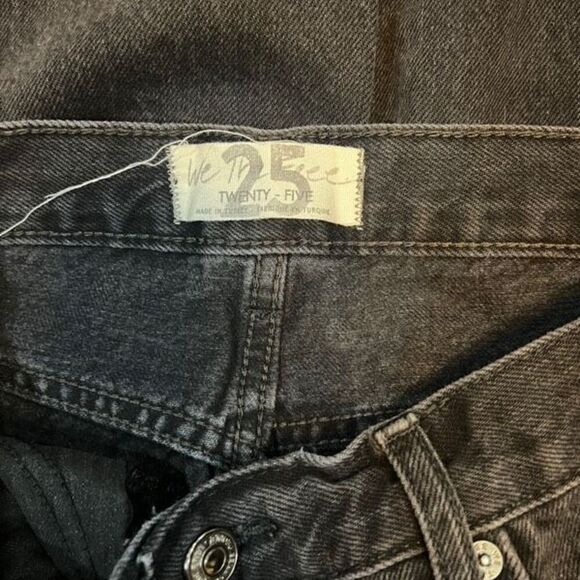 Free People We the Free Maggie Mid rise Distressed Cropped Black Jeans Size 25 - Picture 4 of 4